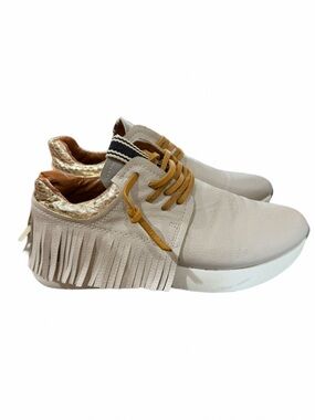 Shu Shop Pepe Sneaker with fringes, bone color size 6